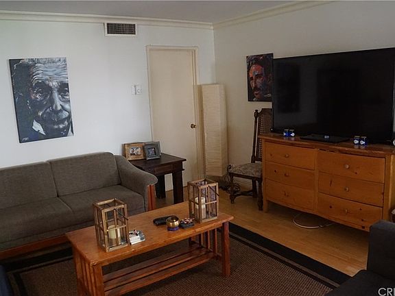 5th image of 5400 Newcastle Ave APT 33