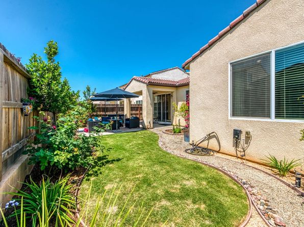 994 Groveland Ave W, Madera, CA 93636