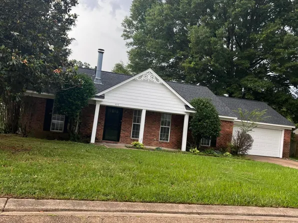 306 Hunter Dr, Senatobia, MS 38668