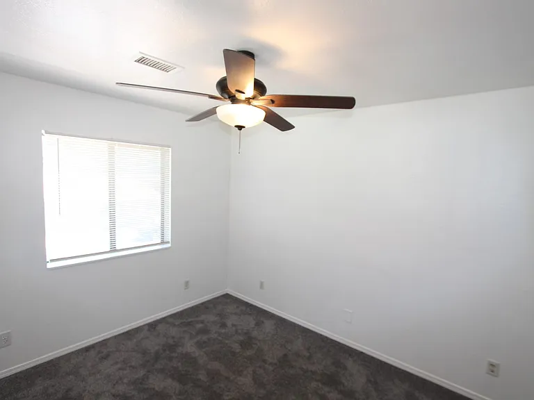 1909 E Maple Ave — Photo 15