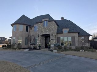 5912 W Twin Oaks St, Broken Arrow, OK 74011