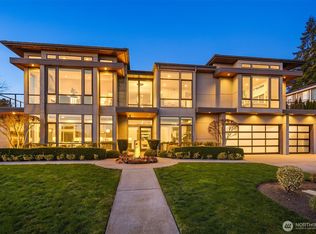 9216 NE 13th St, Clyde Hill, WA 98004