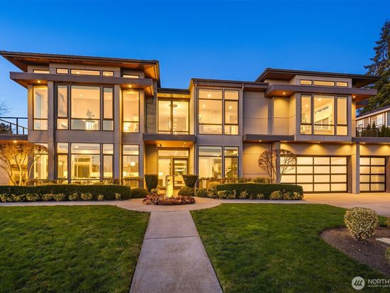 9216 NE 13th St, Clyde Hill, WA 98004