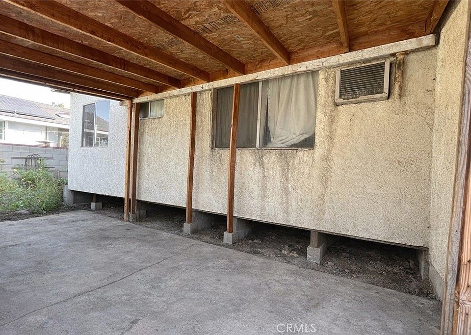 2nd image of 2816 Moss Ave