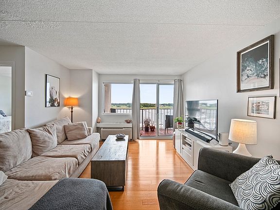 4th image of 200 Cove Way Unit 708