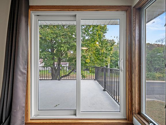 5th image of 102 13th St NW