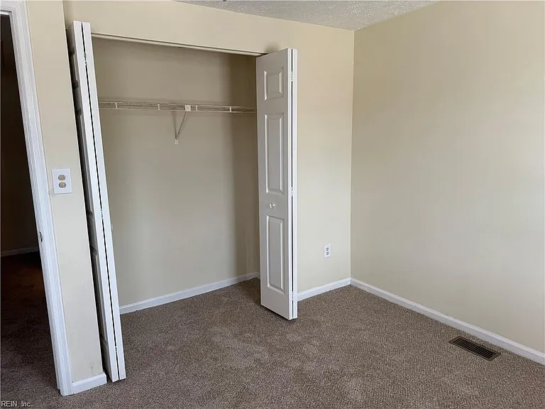46 Lucinda Ct — Photo 10