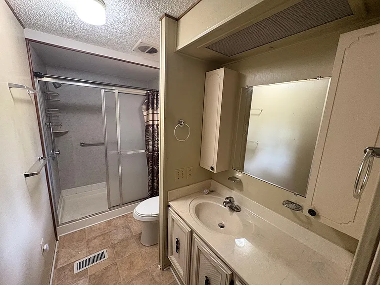 1018 Southland Dr — Photo 9