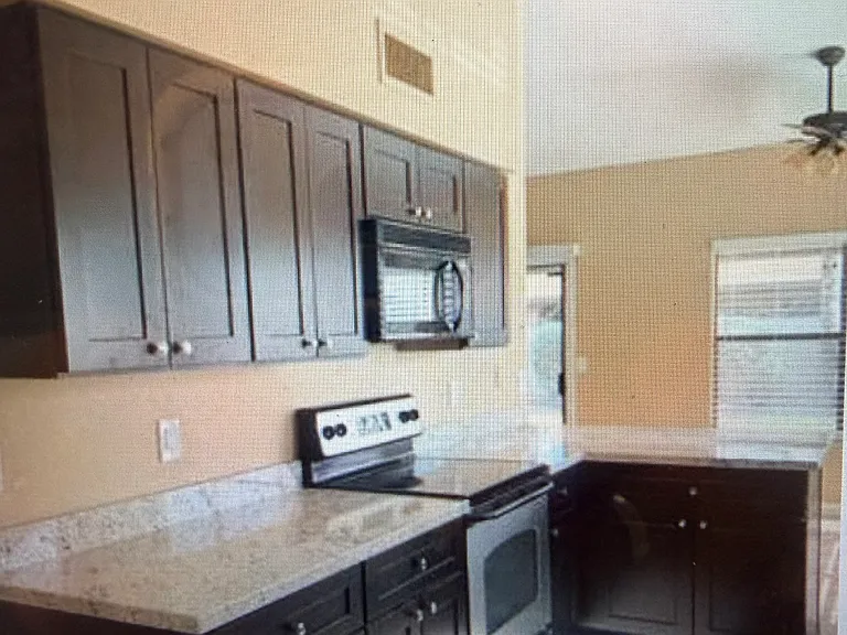 W Devon Ct — Photo 6
