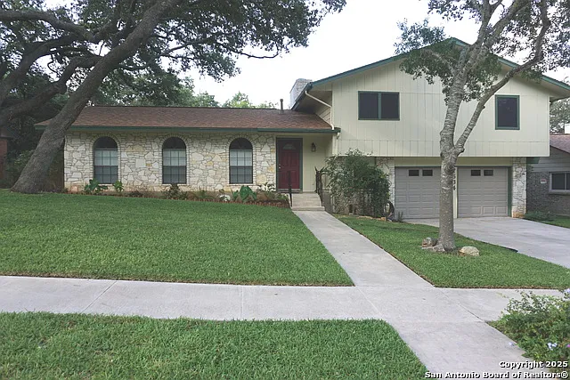 7634 Susan Elaine St — Photo 1