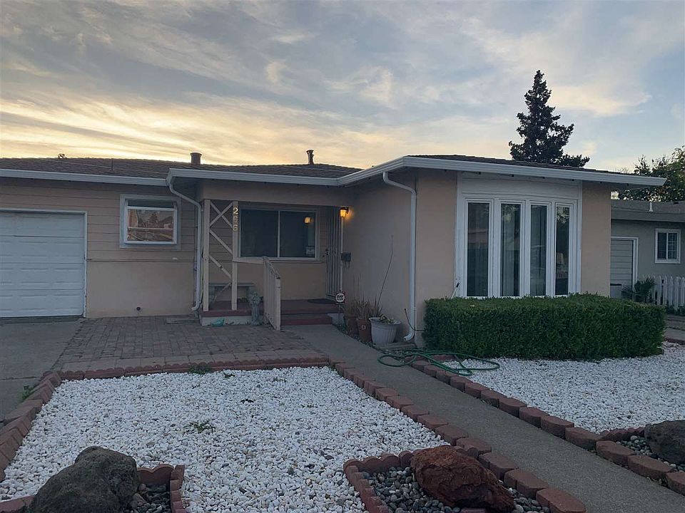 1st image of 266 Di Maggio Ave