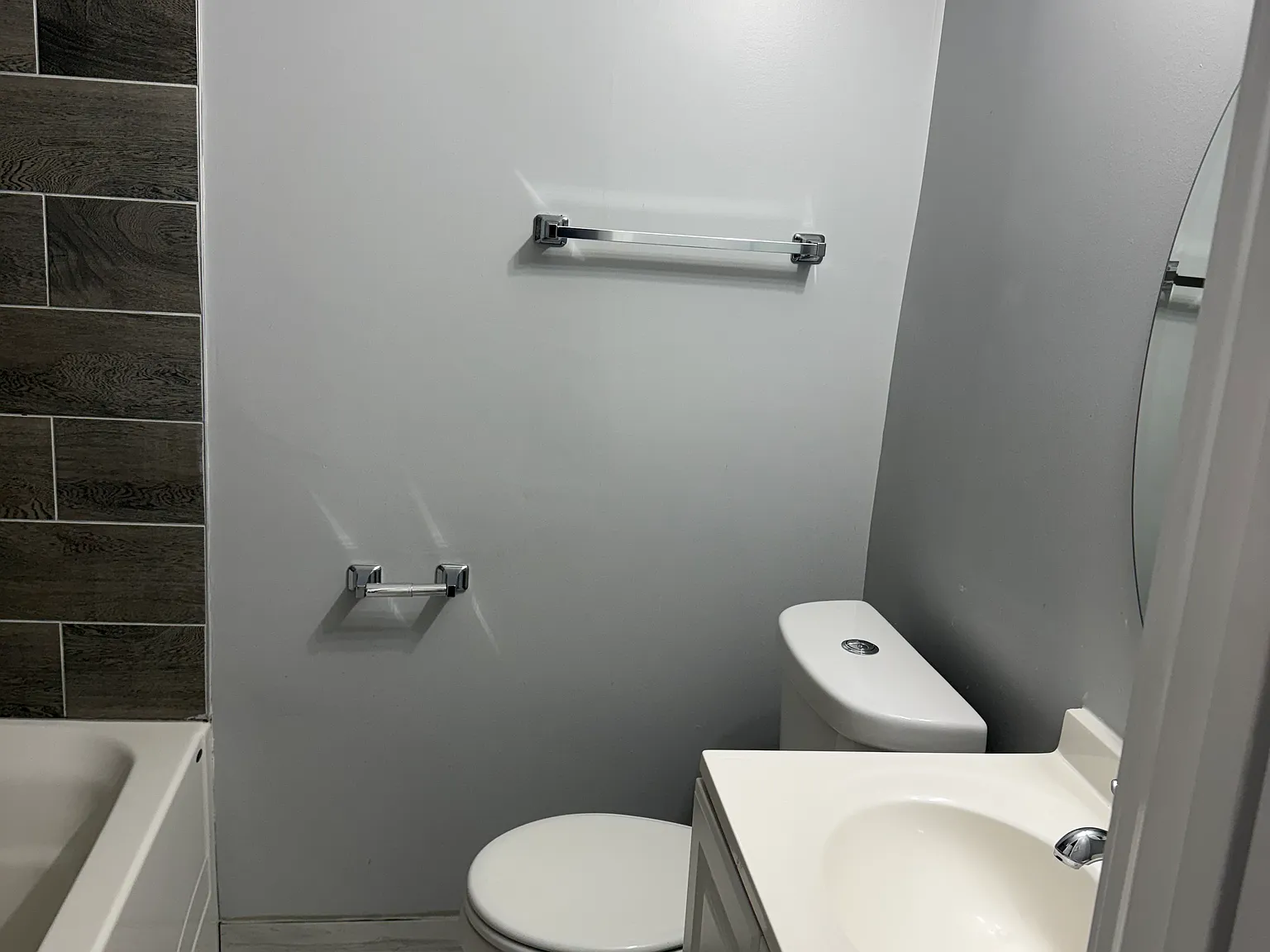 3 bed, 1000 sqft, $2,000 — Photo 2