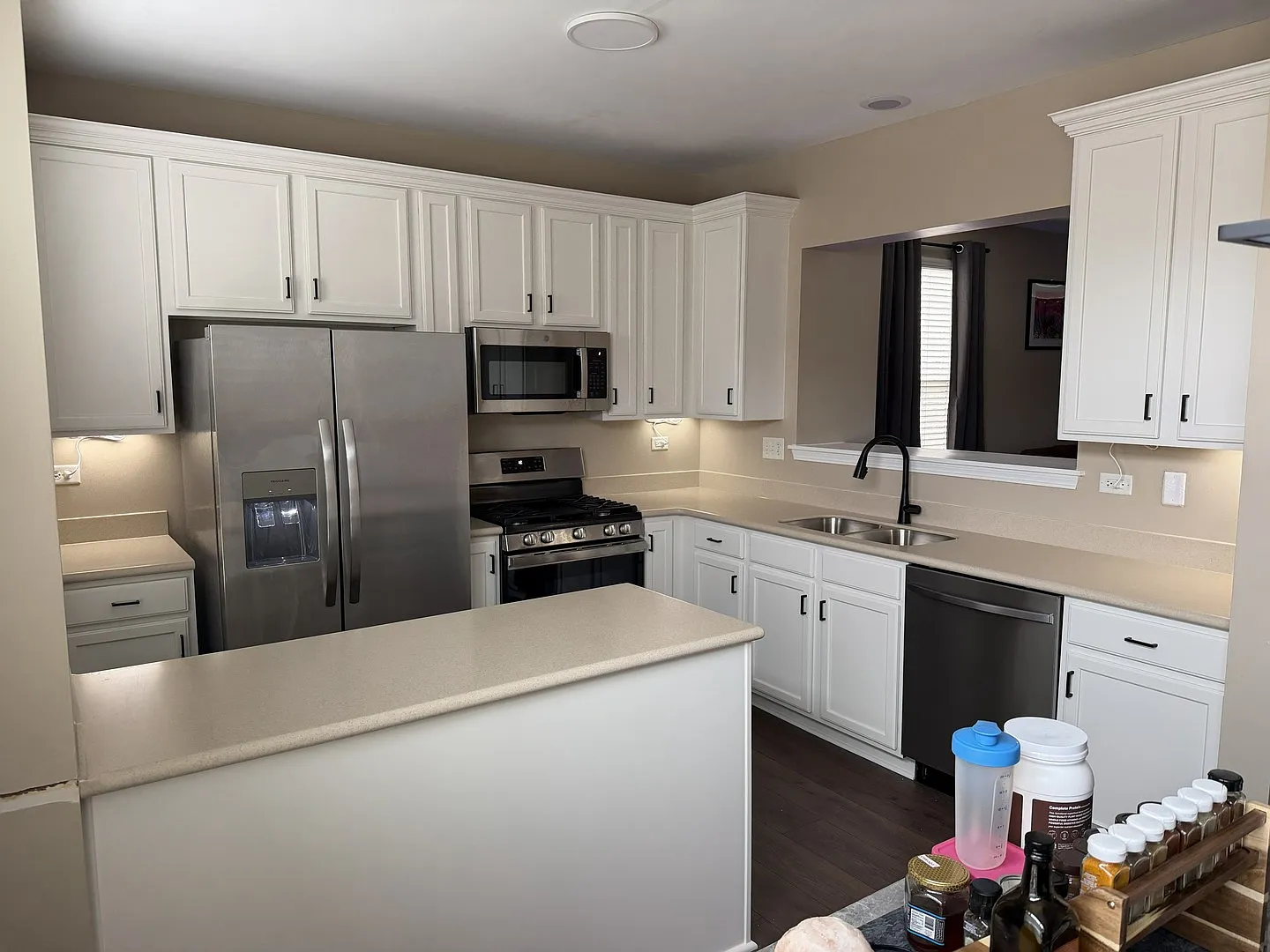 3 bed, 2.5 bath, 1864 sqft, $2,800 — Photo 3