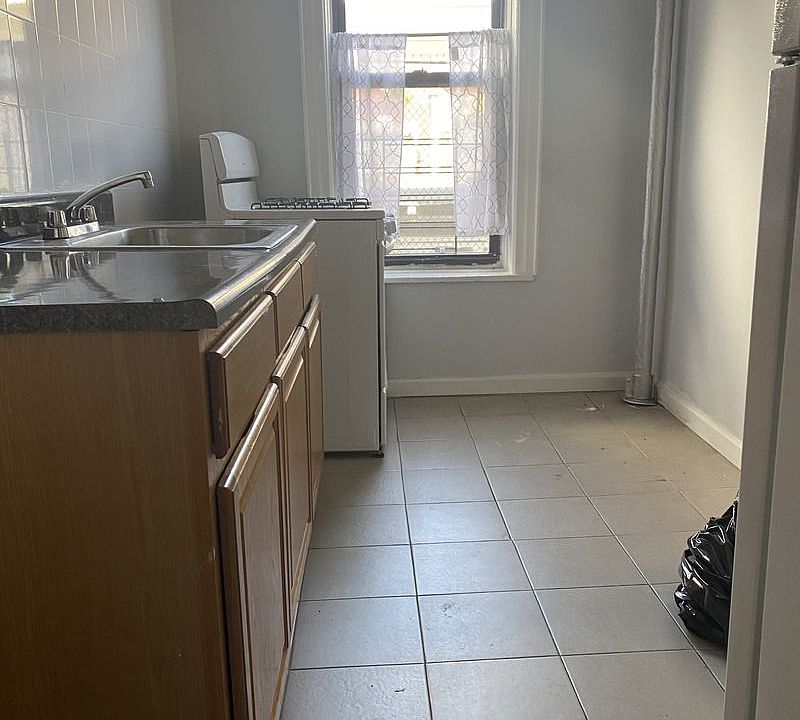 1st image of 215 Sterling St #14