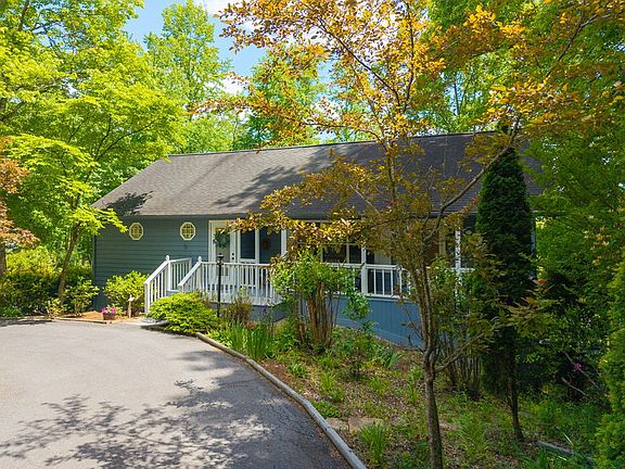 3rd image of 5686 Pine Crest Rd