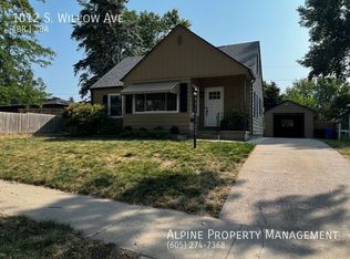 1012 S Willow Ave, Sioux Falls, SD 57105