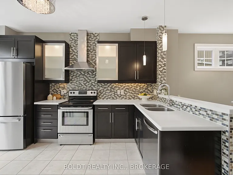 41 Durksen Dr — Photo 3
