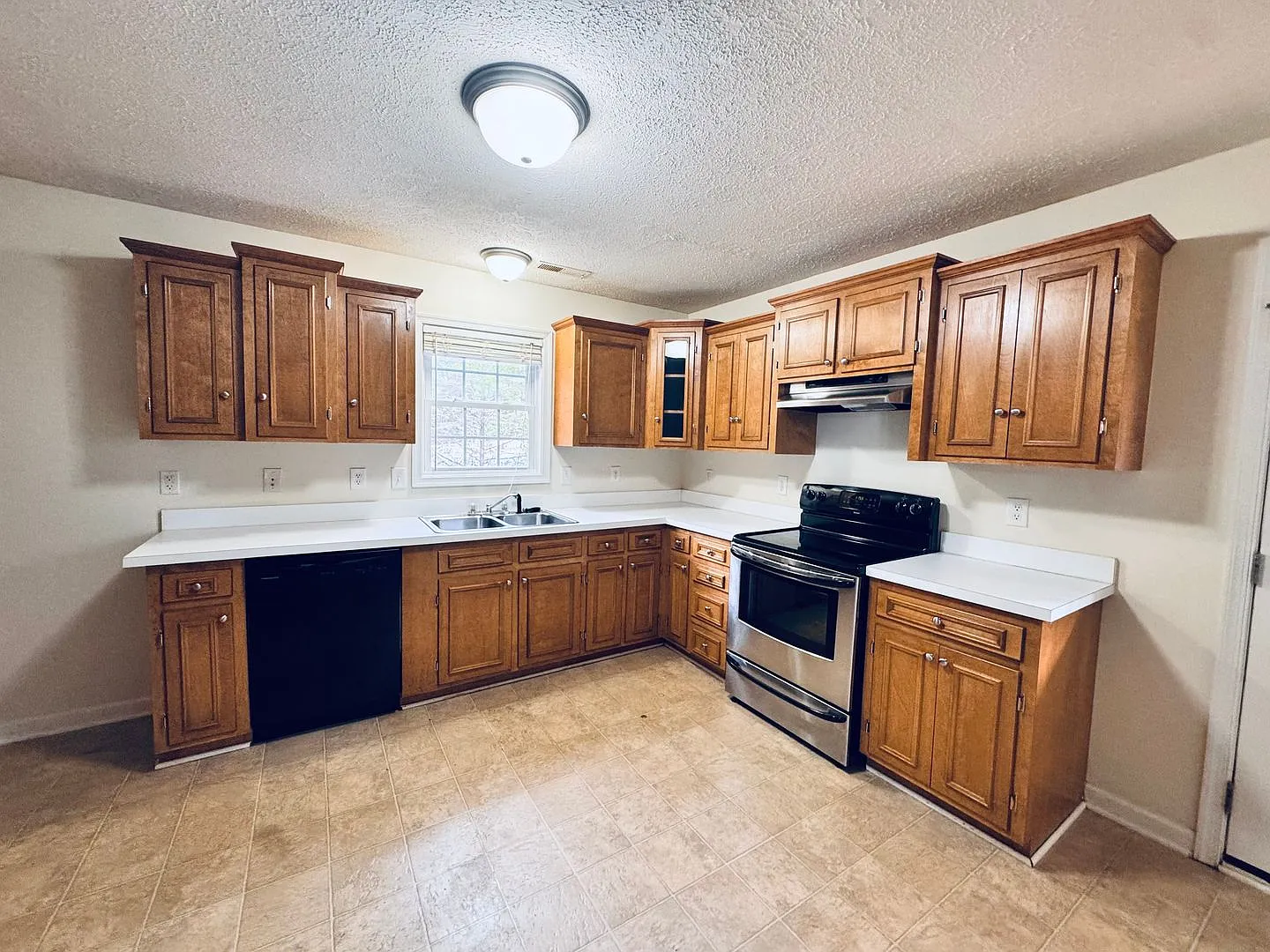Nice Bedford County Home — Photo 4