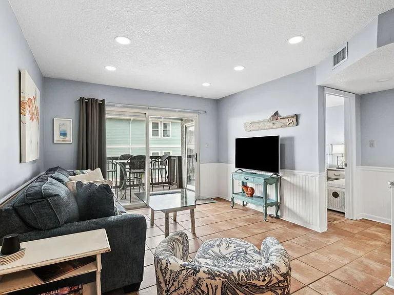 3056 S Fletcher Ave #203 — Photo 11