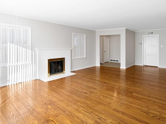 5th image of 2205 Davis Dr