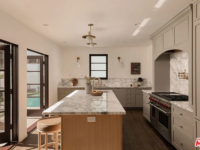 1641 N Ogden Dr — Photo 14
