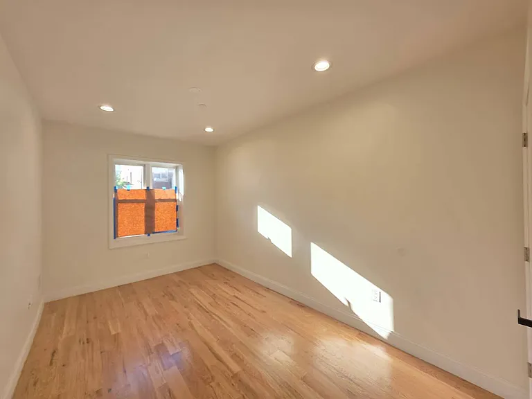 160 Bay 29th St #1 — Photo 10