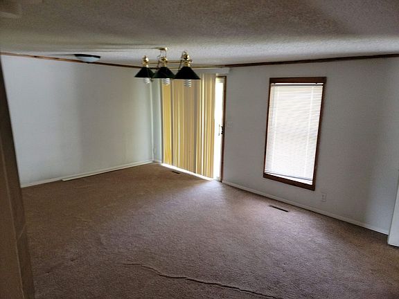 Living Room/FamilyRoom 2