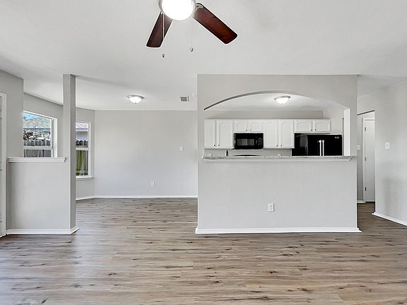 4th image of 1447 Pine Ln