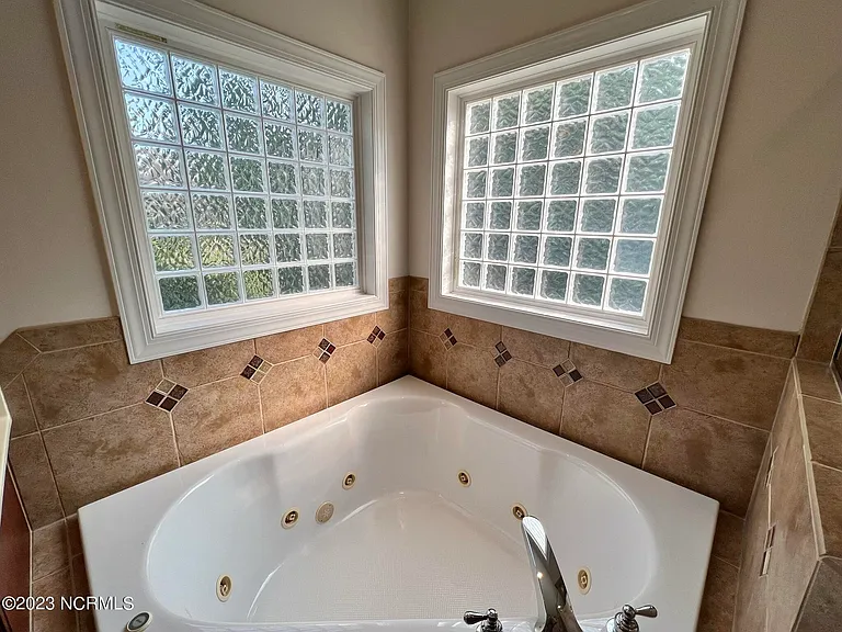 206 Sandy Springs Rd — Photo 30