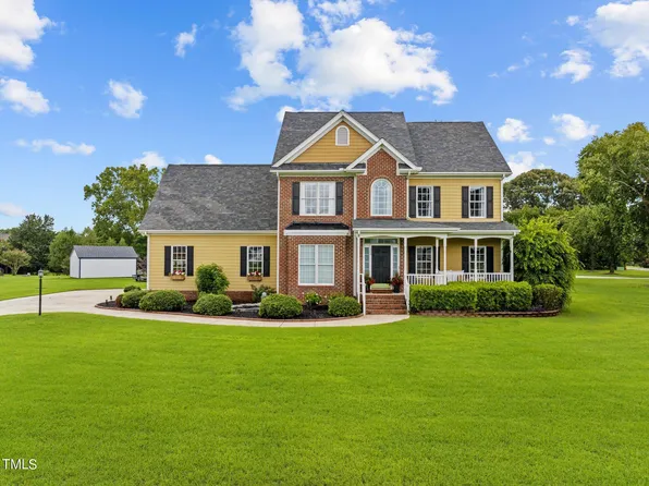 300 Bradford Pl, Clayton, NC 27520