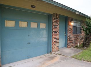 1908 Coral Rd, Azle, TX 76020