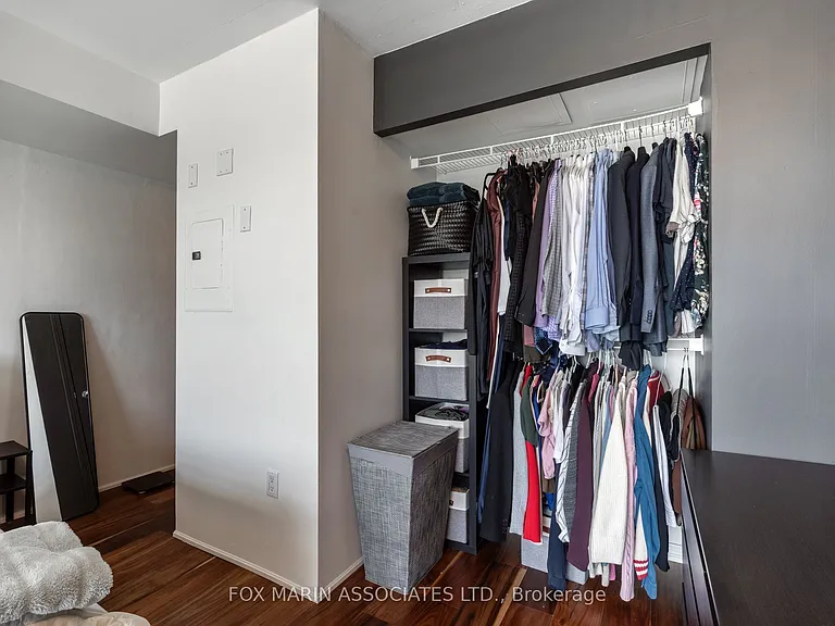 954 King St W #517 — Photo 12
