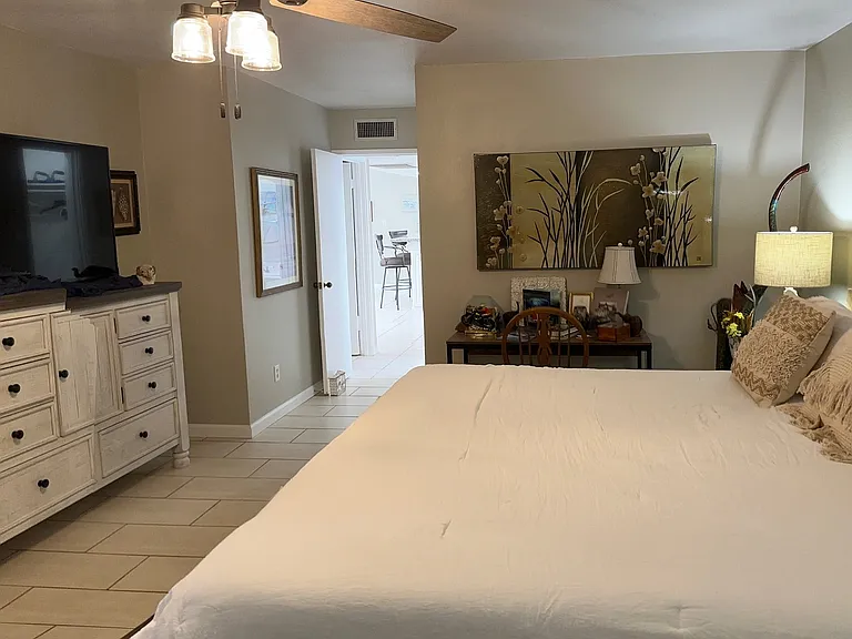Laguna Dr E — Photo 12