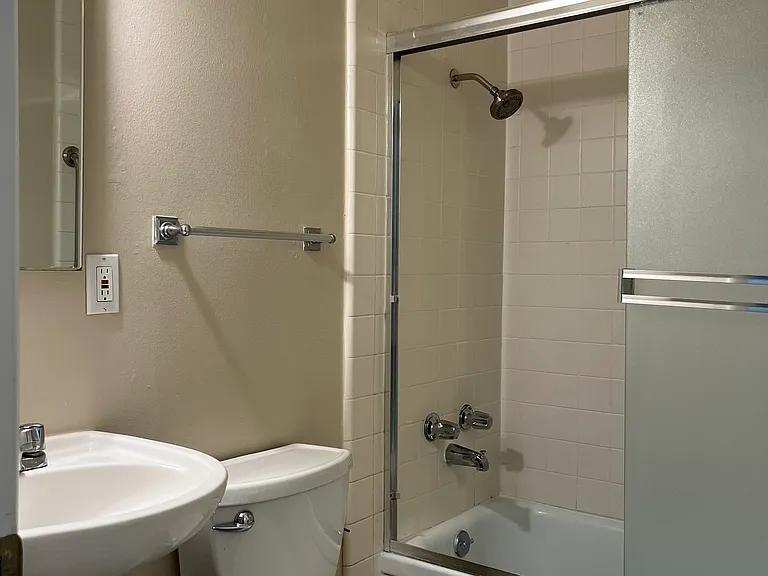 5564 Yale Dr — Photo 19