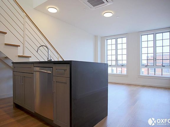 2nd image of 721 Metropolitan Ave APT 4F