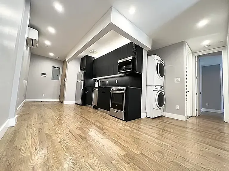615 E 17th St #4G — Photo 1