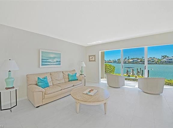 4th image of 2500 Gulf Shore Blvd N
