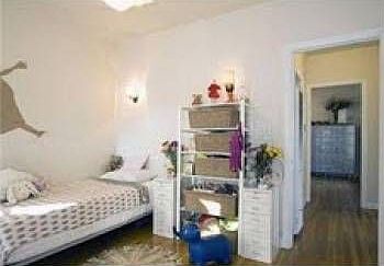 5th image of 812 E 88th Pl