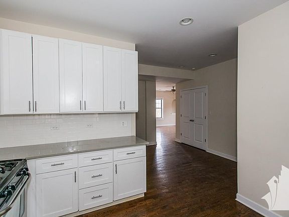 3rd image of 1823 W Leland Ave #2SE