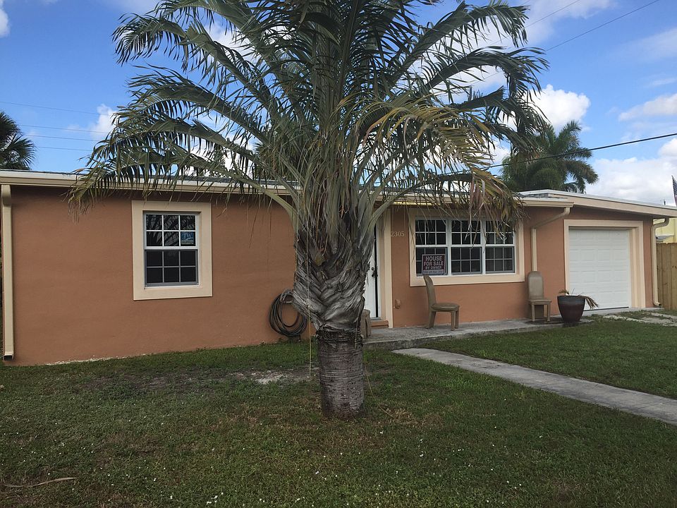 1st image of 2305 Clubhouse Dr