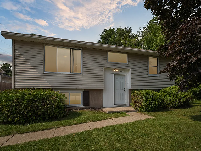 2480 Collegewood St — Photo 1