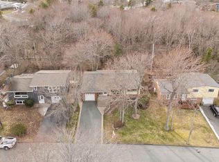 71 Woodward Cres, Halifax, NS B3M 1J6