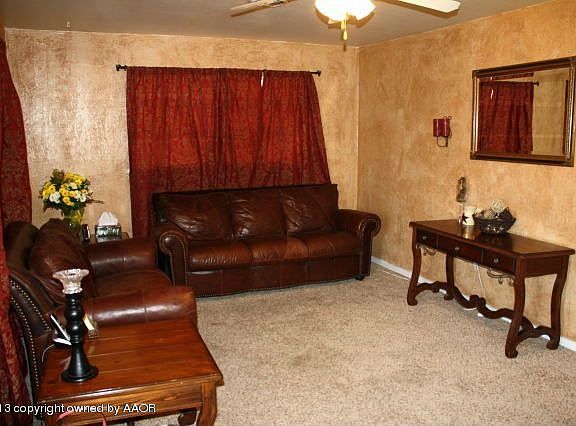 2nd image of 6008 Garden Ln