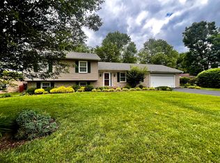 107 Wildwood Dr, Versailles, KY 40383