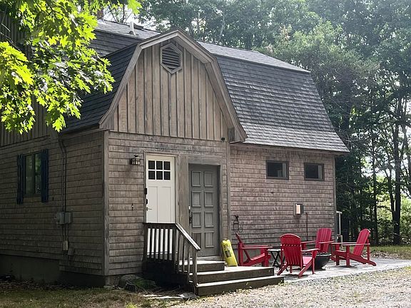 2nd image of 117 N Bend Road