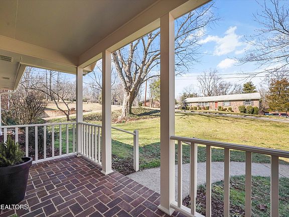 5th image of 7832 Luxmore Dr