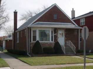 9001 Southview Ave, Brookfield, IL 60513