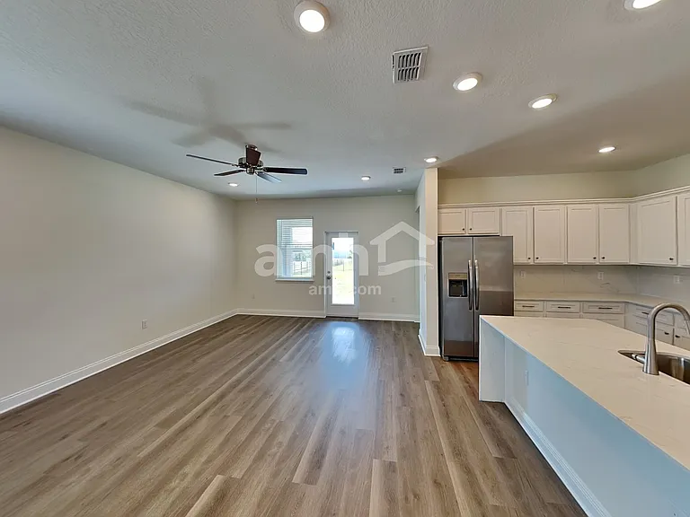 3739 Center Cove Ln — Photo 9