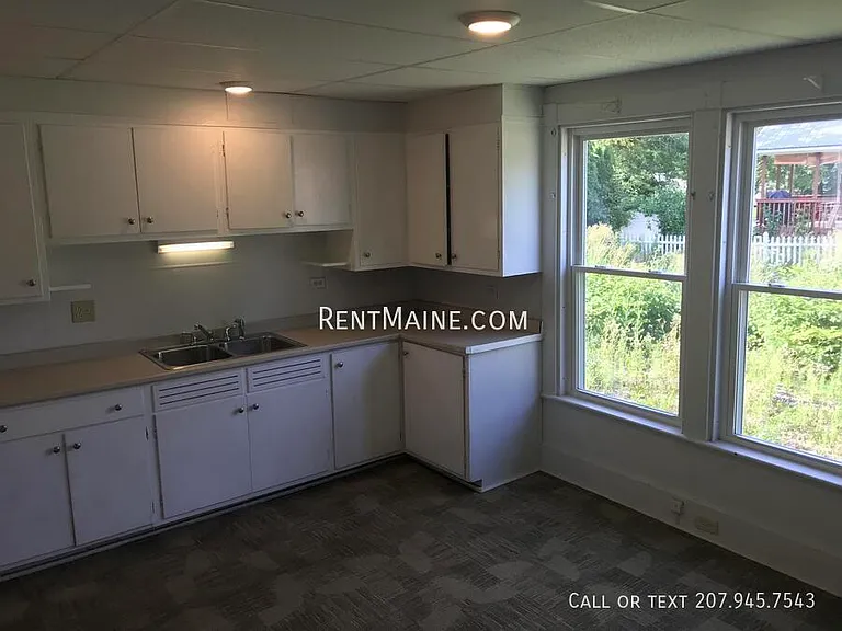 204 Maple St #1 — Photo 2