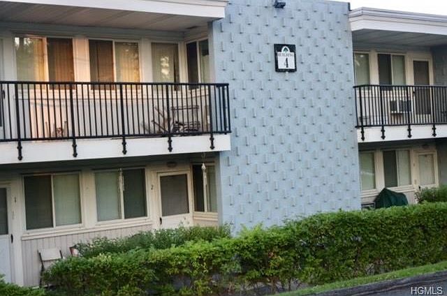 1st image of 4 Wyndover Woods Ln APT 13